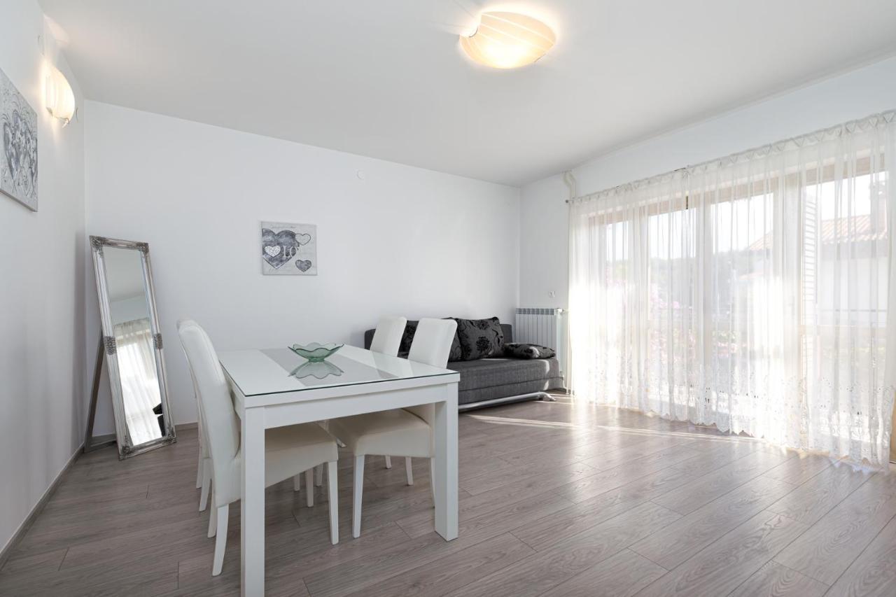 Mima Apartment Porec Luaran gambar